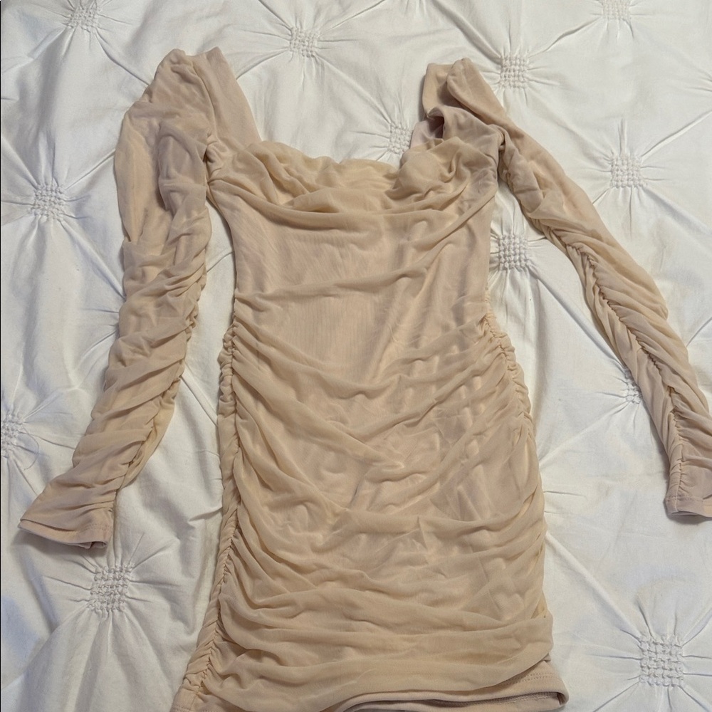 Ivory dress. Size 4 like new.